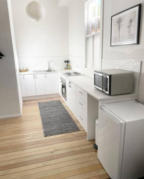 Sunny 2 Bed in Herne Bay, Close to CBD - Free WIFI